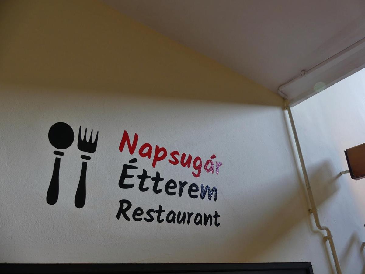 Napsugar Szallo Baja Extérieur photo